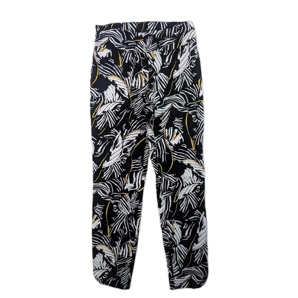 Up! Pull On Ankle Pants In A Leaf‎ Pattern Size 2